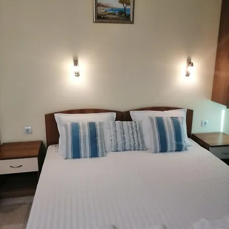 Πανσιόν Yana 3*