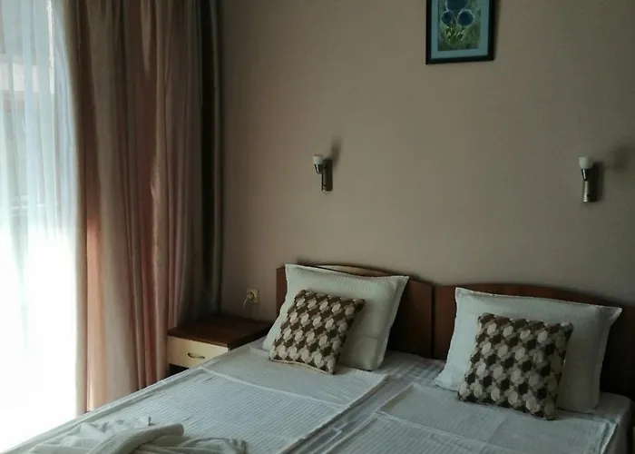 Yana Pensiune Kiten (Burgas)