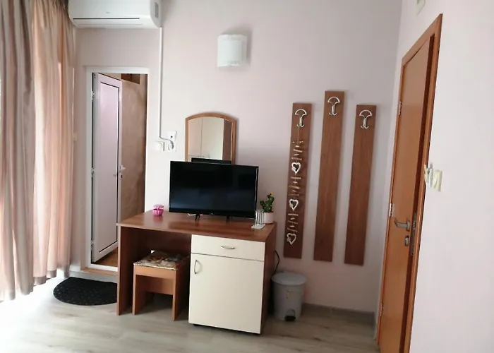 Yana Pensiune Kiten (Burgas)